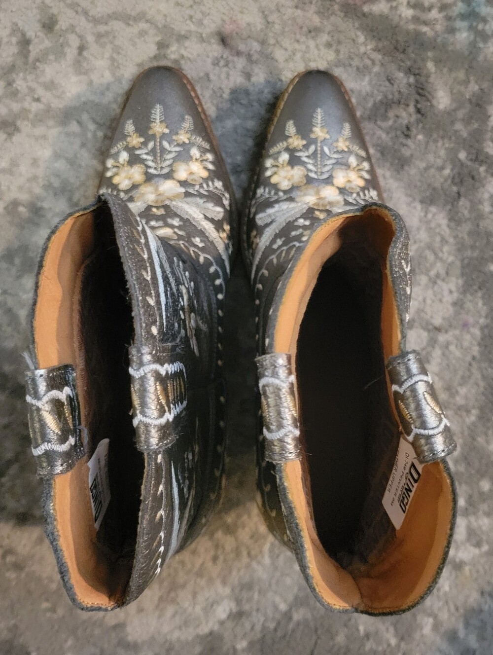Dingo Primrose booties in pewter Size 9 - Picture 8 of 15